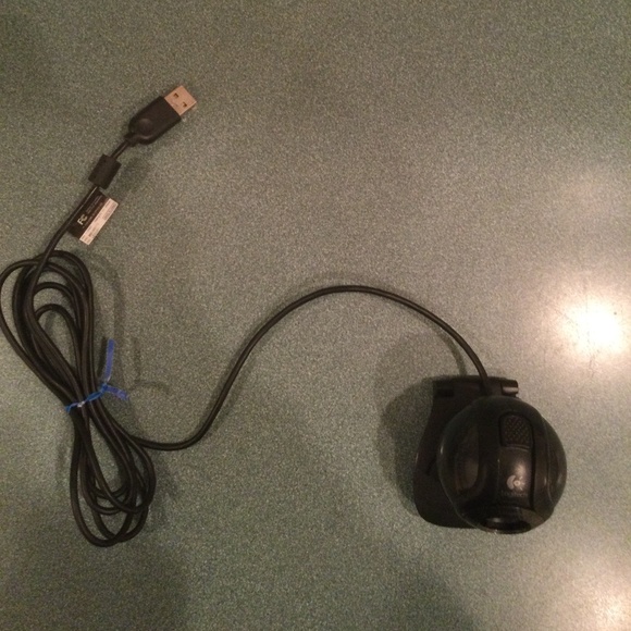 Logitech HD Web Camera (with Built-in Microphone) - Picture 5 of 9